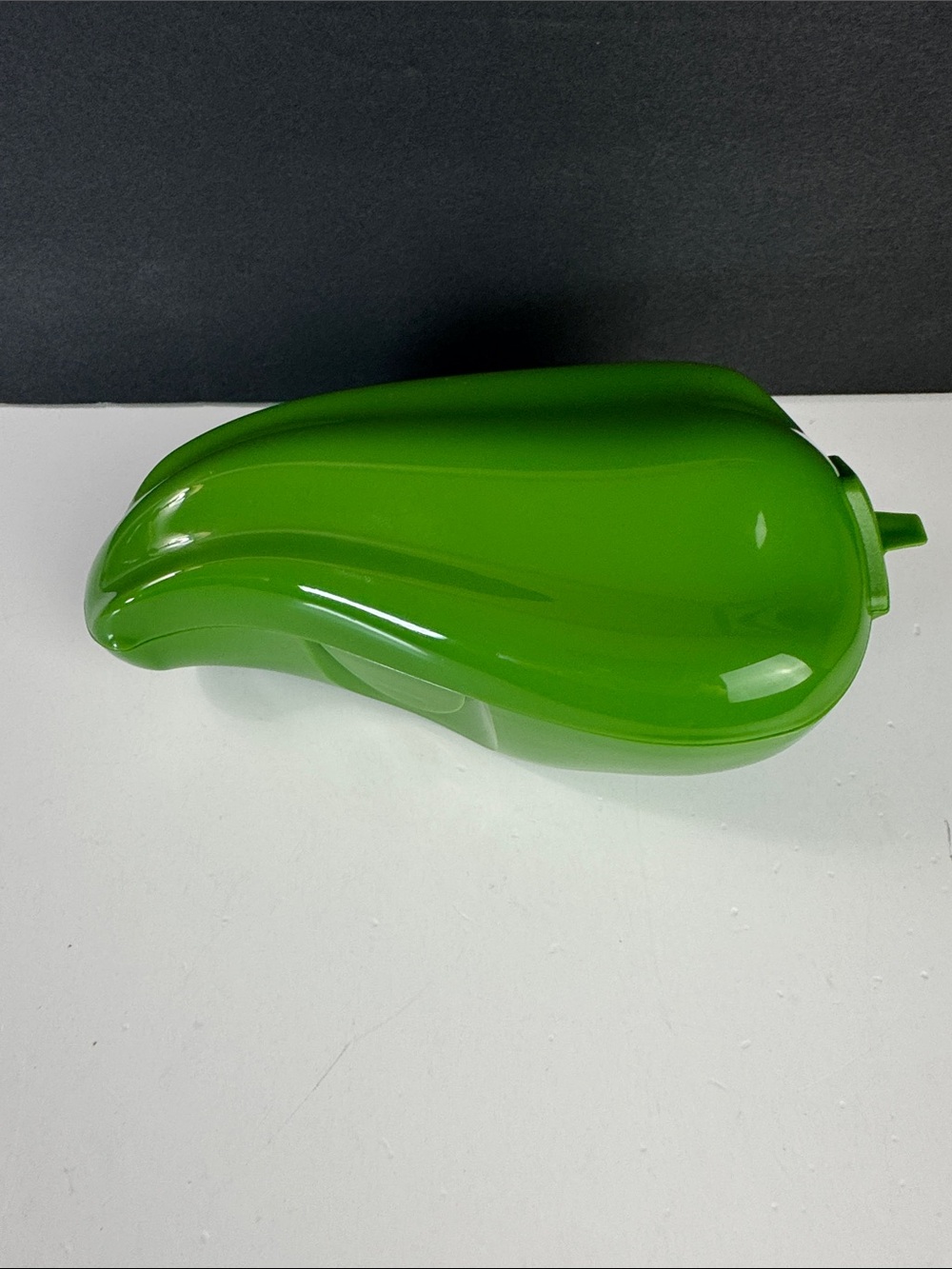 Tupperware Pepper Keeper TupperChile Green Pepper Storage Container New